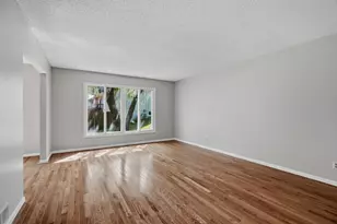 9401 Briar Rd, Bloomington, MN 55437 - Photo 15