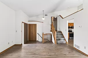 14799 Endicott Way, Apple Valley, MN 55124 - Photo 9