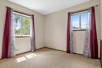 8757 75th Street S, Cottage Grove, MN 55016 - Photo 17