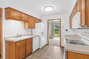 8757 75th St S, Cottage Grove, MN 55016 - Photo 9