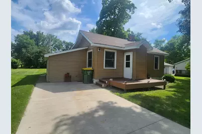 822 2nd Street NW, Pipestone, MN 56164 - Photo 1