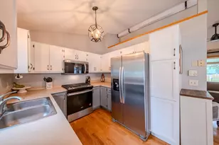7685 Upper 45th St N, Oakdale, MN 55128 - Photo 9