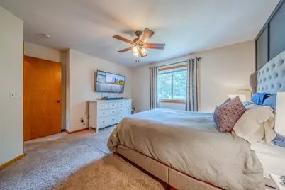 7685 Upper 45th Street N, Oakdale, MN 55128 - Photo 5