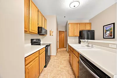 8473 Cortland Road, Eden Prairie, MN 55344 - Photo 11