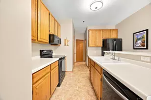 8473 Cortland Rd, Eden Prairie, MN 55344 - Photo 11