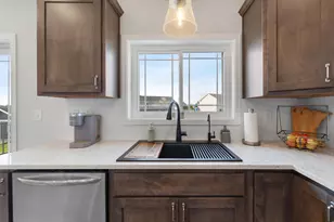 1220 Ivy Wy, Faribault, MN 55021 - Photo 19