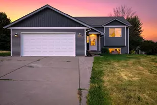 407 N 9th St, Goodhue, MN 55027 - Photo 3