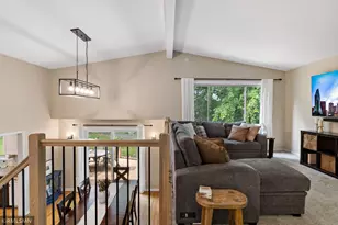 10581 Lake Fall Dr, Eden Prairie, MN 55347 - Photo 11