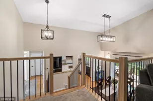 10581 Lake Fall Dr, Eden Prairie, MN 55347 - Photo 15