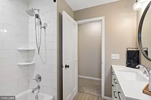 10581 Lake Fall Dr, Eden Prairie, MN 55347 - Photo 17