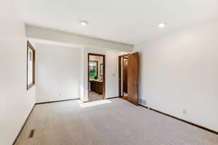 6481 Rath Dr, Woodbury, MN 55125 - Photo 17
