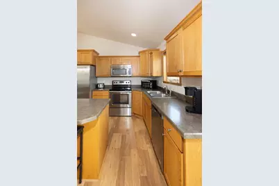 2524 31st Avenue S, Moorhead, MN 56560 - Photo 9