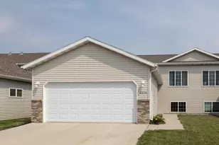 2524 31st Ave S, Moorhead, MN 56560 - Photo 1