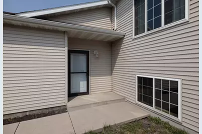 2524 31st Avenue S, Moorhead, MN 56560 - Photo 3