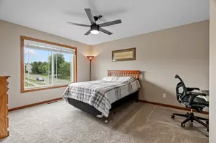 950 Drew Dr, Woodbury, MN 55129 - Photo 19