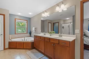 950 Drew Dr, Woodbury, MN 55129 - Photo 27
