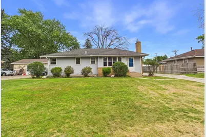 6306 Lee Avenue N, Brooklyn Center, MN 55429 - Photo 3