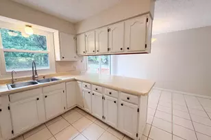 2509 Oakwood Dr, Burnsville, MN 55306 - Photo 7