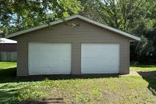 206 3rd St SW, Hinckley, MN 55037 - Photo 3