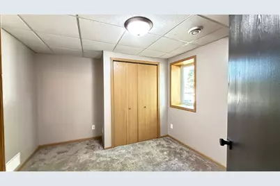 1416 Ridgeview Drive, Montevideo, MN 56265 - Photo 19