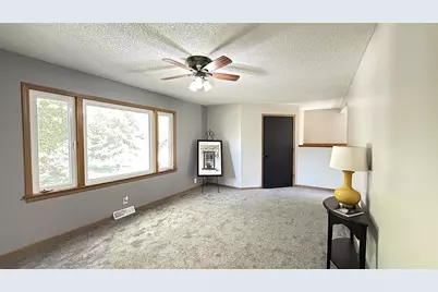 1416 Ridgeview Drive, Montevideo, MN 56265 - Photo 23
