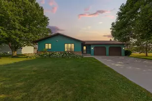 400 Beverly St, Wanamingo, MN 55983 - Photo 1