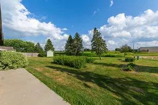 400 Beverly St, Wanamingo, MN 55983 - Photo 33