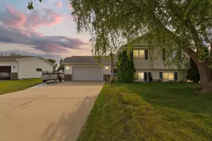 630 Morning Dr, Owatonna, MN 55060 - Photo 3