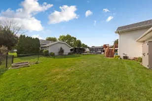 630 Morning Dr, Owatonna, MN 55060 - Photo 9