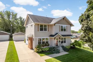 1636 Saunders Ave, Saint Paul, MN 55116 - Photo 1