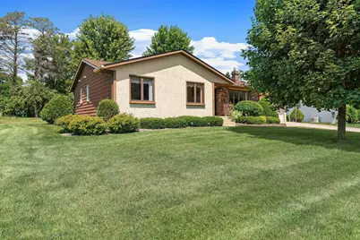 520 Young Drive, Owatonna, MN 55060 - Photo 3