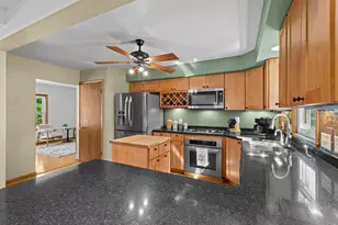 2750 Oxford St N, Roseville, MN 55113 - Photo 11