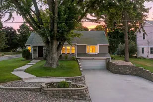 2750 Oxford St N, Roseville, MN 55113 - Photo 1