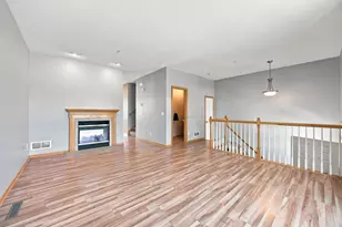 560 Huset Parkway NE, Columbia Heights, MN 55421 - Photo 5