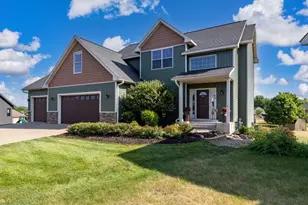 1615 Rolling Hills Ln, River Falls, WI 54022 - Photo 1