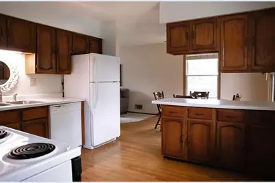 9526 Quaker Lane N, Maple Grove, MN 55369 - Photo 5