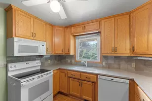 8053 Cloman Ave, Inver Grove Heights, MN 55076 - Photo 7