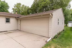 1219 N Lake St, Fergus Falls, MN 56537 - Photo 5