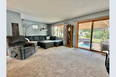 702 S Saratoga Street, Marshall, MN 56258 - Photo 3