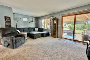 702 S Saratoga St, Marshall, MN 56258 - Photo 3
