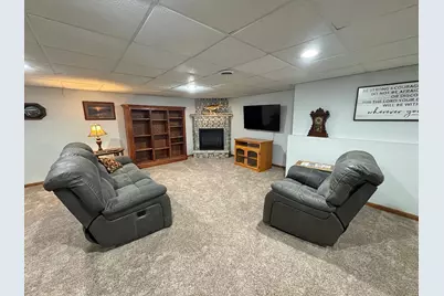 702 S Saratoga Street, Marshall, MN 56258 - Photo 5