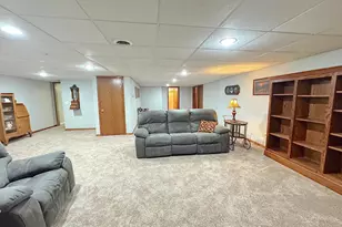 702 S Saratoga St, Marshall, MN 56258 - Photo 19