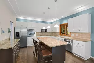 26335 Peach Cir, Excelsior, MN 55331 - Photo 5