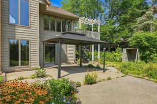386 Bear Ave S, Vadnais Heights, MN 55127 - Photo 33