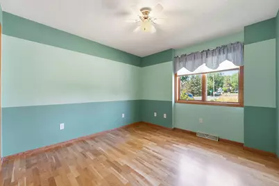 386 Bear Avenue S, Vadnais Heights, MN 55127 - Photo 21