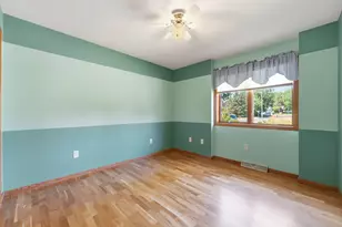 386 Bear Ave S, Vadnais Heights, MN 55127 - Photo 21