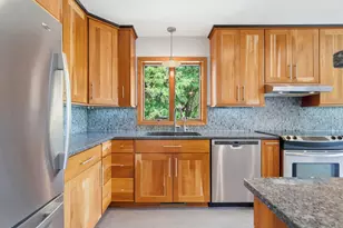 386 Bear Ave S, Vadnais Heights, MN 55127 - Photo 9