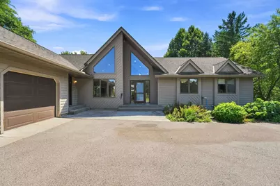 386 Bear Avenue S, Vadnais Heights, MN 55127 - Photo 3