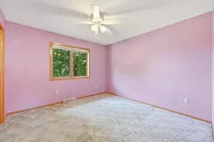 386 Bear Ave S, Vadnais Heights, MN 55127 - Photo 19