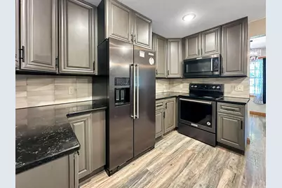 1024 5th Street SW, Willmar, MN 56201 - Photo 9